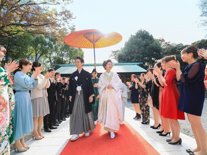 Lễ cưới ở đền thờ Thần đạo/ Photo: wedding.mynavi.jp