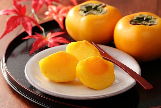 Quả hồng giòn/ Photo by: http://f-chiro.com