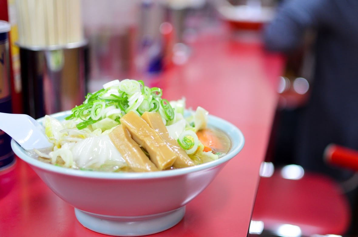 Đây là một phần mì Ramen của quán Baikoken (梅光軒) nổi tiếng Ashikawa/ Photo: https://good-hokkaido.info