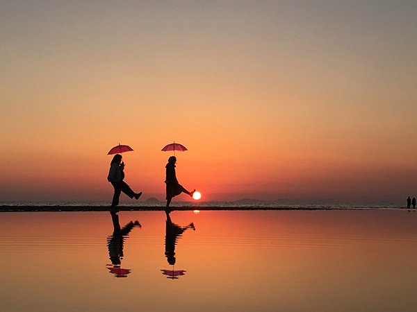 Bãi biển được chọn là "100 bãi biển có hoàng hôn đẹp của Nhật Bản" / Photo: https://gurutabi.gnavi.co.jp
