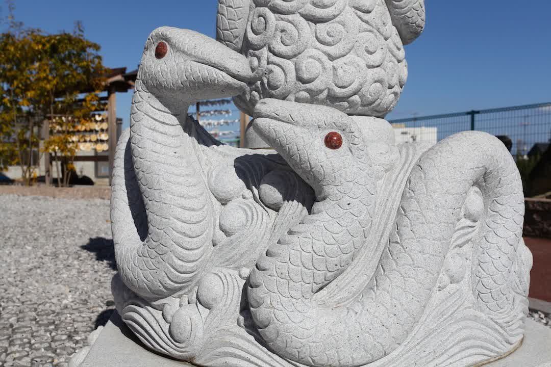“Shirohebi” sứ giả của Benzaiten/ Photo: https://matcha-jp.com