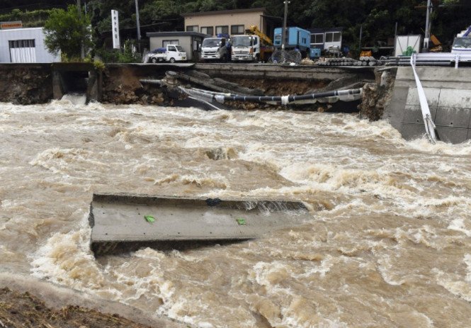 Cơ quan Khí tượng cũng đã ban hành mức cảnh báo mưa cao nhất cho tỉnh phía tây Hiroshima/ Photo: Kyodo news