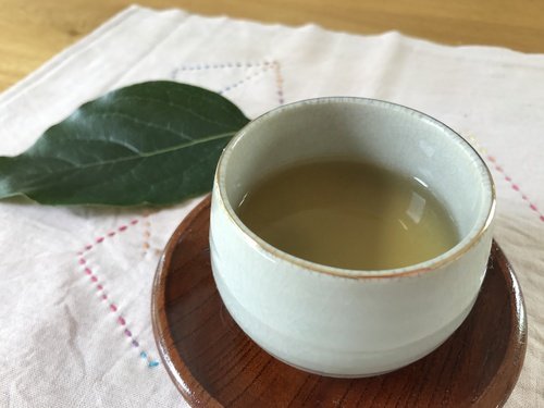 Trà lá hồng / Photo: https://www.adachi-kakien.com