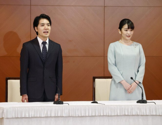 Công chúa và hôn phu trong buổi họp báo chiều ngày 26 tháng 10/ Photo: Kyodo News