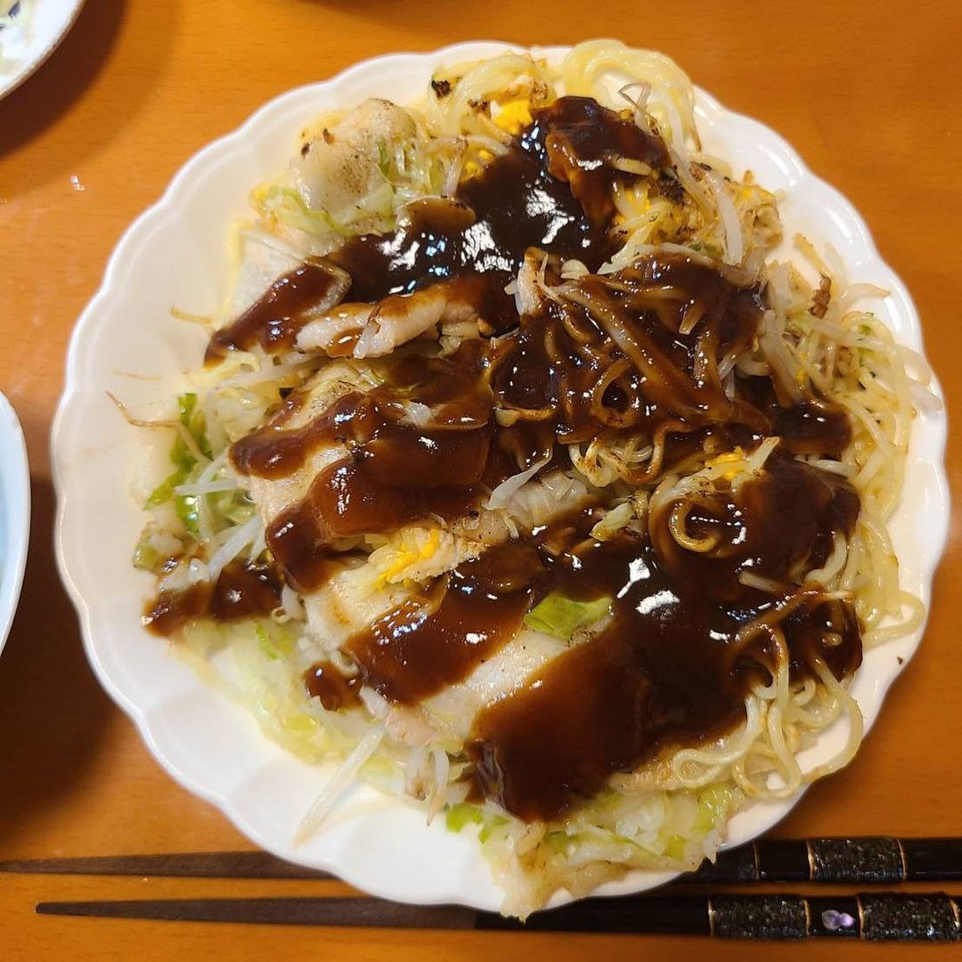 Món okonomiyaki do vợ ông làm vào ngày ông nhậm chức/ Photo: instagram Fumio Kishida
