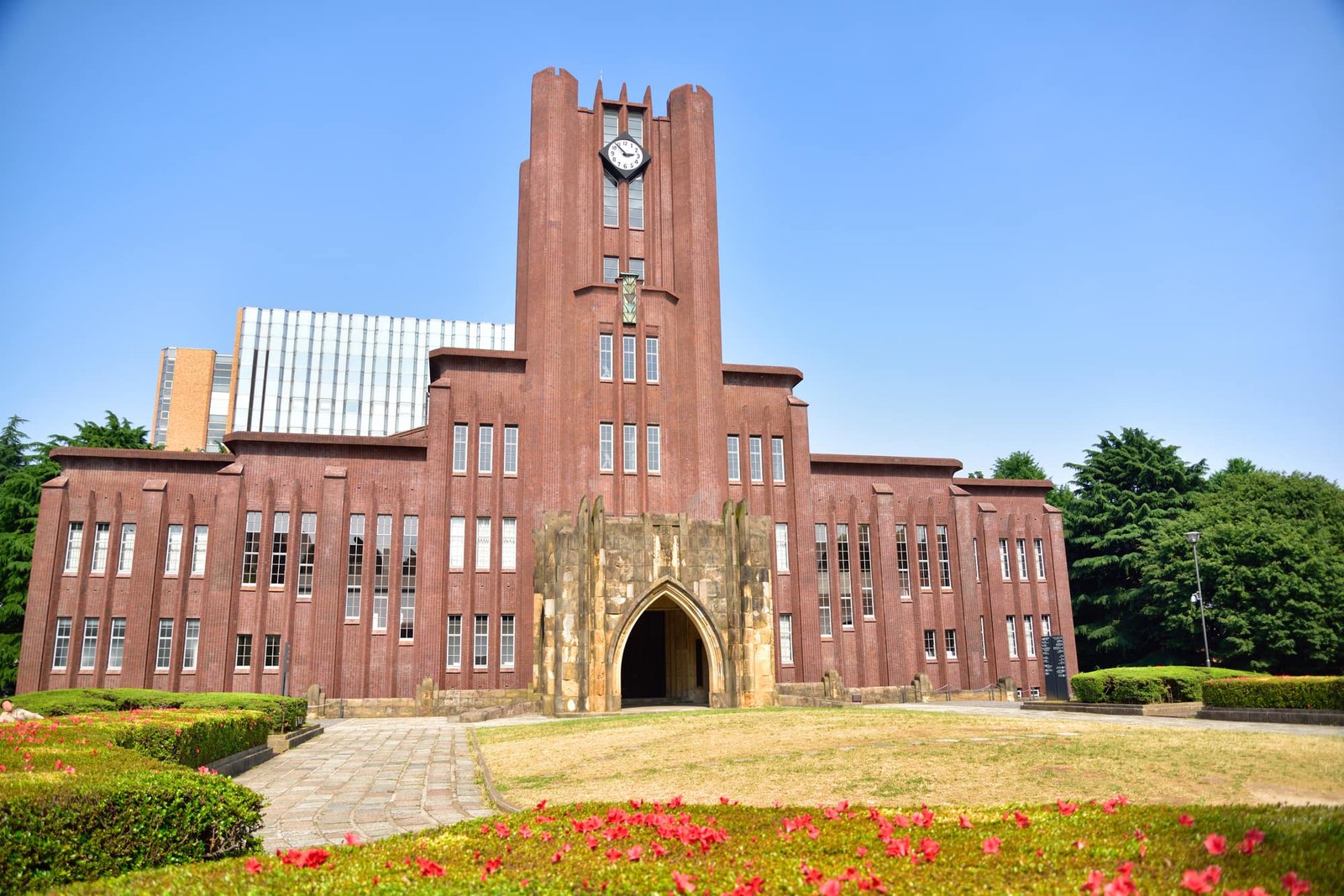Trường đại học Tokyo / Photo: https://thegate12.com
