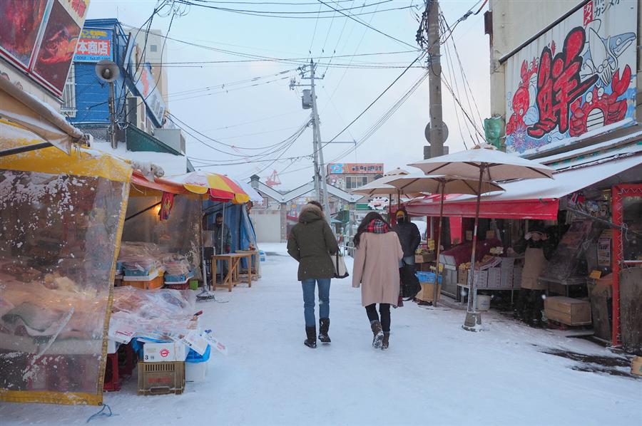 Hakodate Asaichi là một khu chợ sáng sôi động / Photo: https://www.tabirai.net