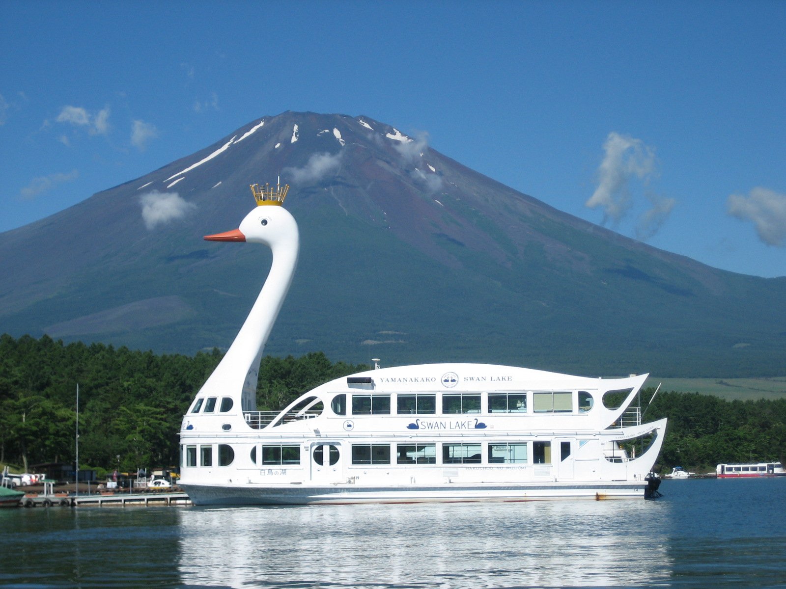 Photo by: https://lake-yamanakako.com/